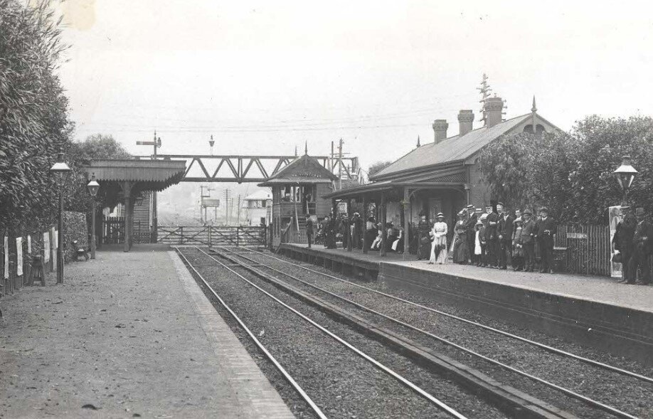 Waratah Train Station